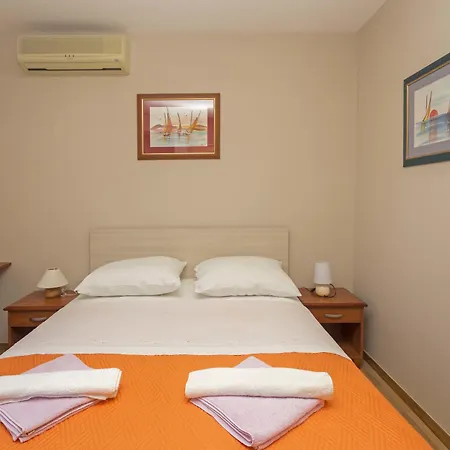 Dela Bed & Breakfast 3*