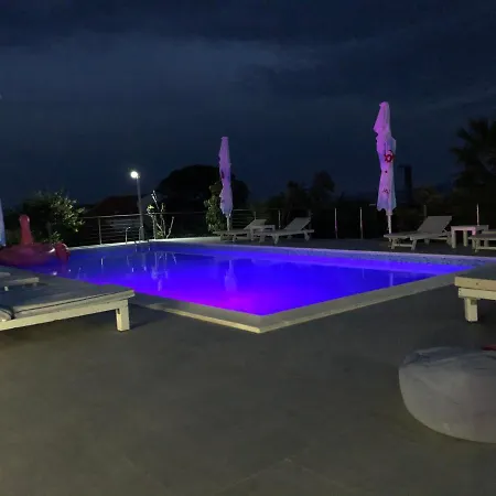 Dela Готель типу 