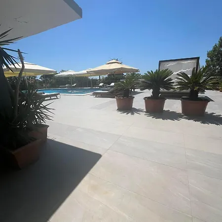 Dela Готель типу 