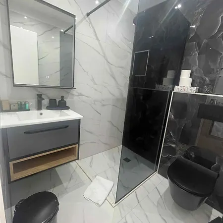 Dela Готель типу 